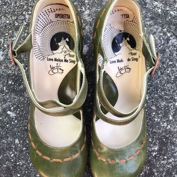 Heels - Picture 6 of 6